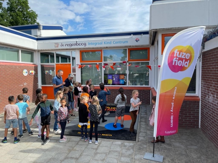 Unieke 'beweeg-speel-leer velden' op basisschool De Regenboog in Almere Haven