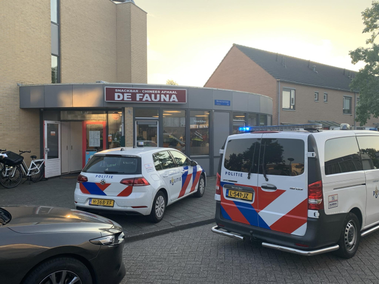 Overval gepleegd op snackbar in Almere Buiten, overvaller aangehouden door klanten